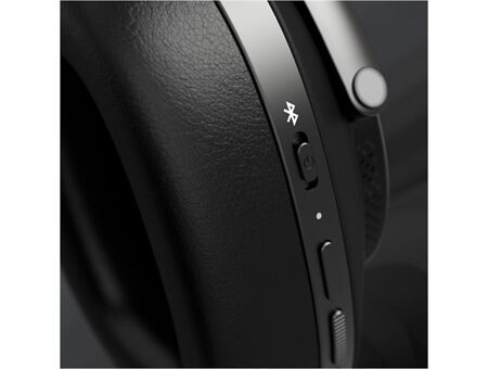 Bowers & Wilkins PX8